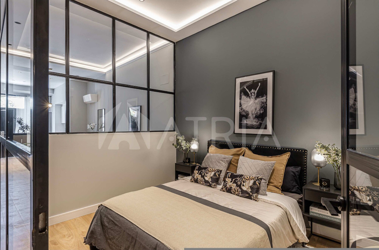 Room 2, Flat 4 10m Walk to Bernab u Real Madrid Stadium, Madrid