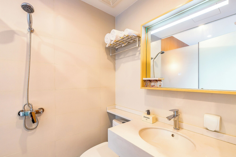 Bathroom 4, Dequan Guangwai Hotel, Beijing