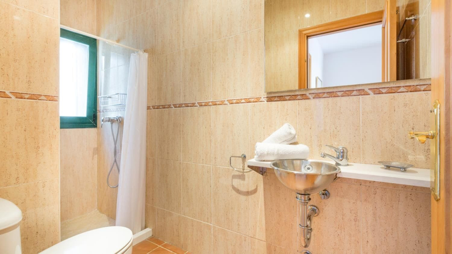Room 3, Gloria in Lloret de Mar, Girona