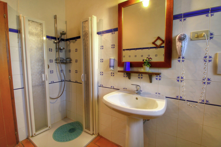 Bathroom, Rolling Farmhouse of Val D'orcia, Siena