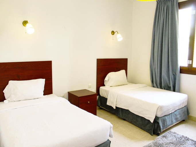 Room 2, Charming 2-bedroom Marina Getaway, Taqah