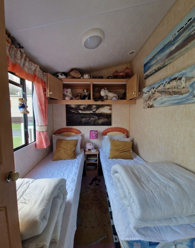 Room 3, Lovley Sea Viev 2 Bedroom Caravan in Clarach Bay, Ceredigion