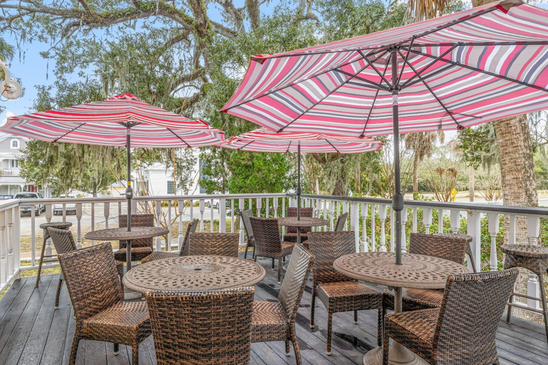 Food & Drinks, Coombs Inn & Suites, Franklin