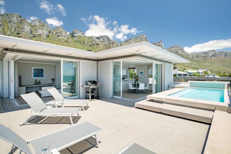 Room 2, Sapphire Tide Penthouse w Sea View Private Pool, City of Cape Town