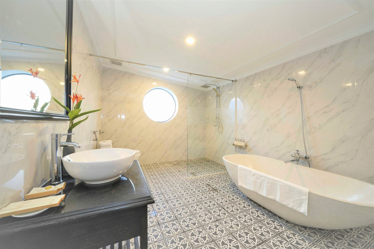 Bathroom 4, JM Hoi An Beach Hotel, Da Nang