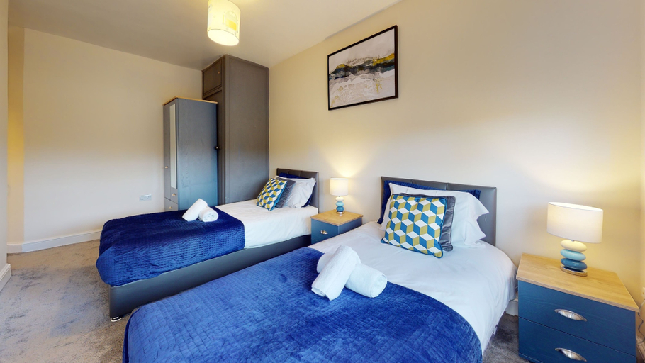 Bedroom 2, Immaculate 4-bed House in Romford, London
