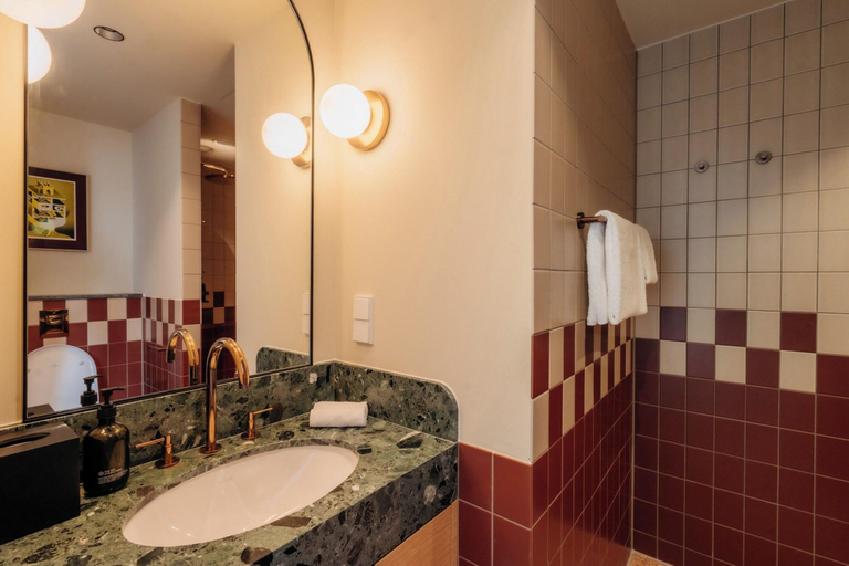 Bathroom 4, De Plesman, The Hague
