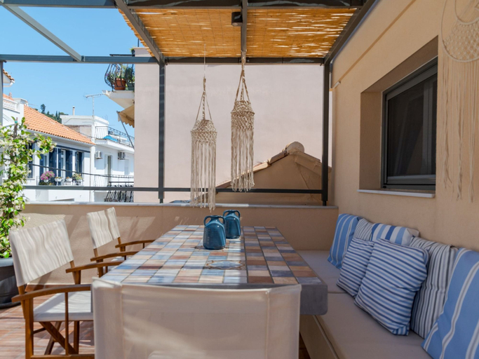 Room 2, Elegant City Apartment - 250m From Solomos Square, Ionian Islands