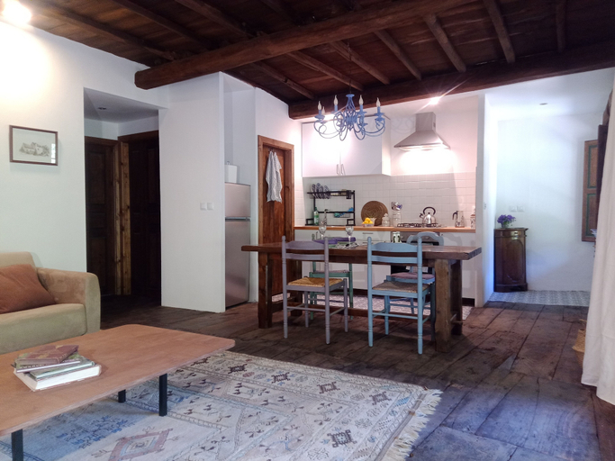 Dining 3, Castro Caldelas - Cottage - Sleeps 2 - Petfriendly, Ourense