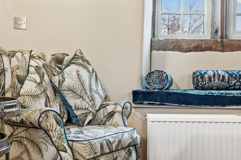 Room 3, Host Stay Ivy Farm House - Wetton, Staffordshire