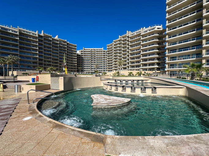 Room 4, Beach Bliss Retreat 2BR Beachfront Condo, Puerto Peñasco