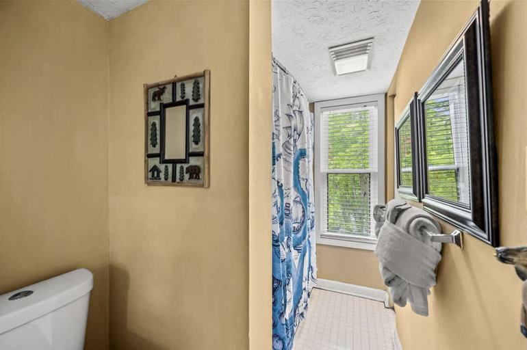 Room 5, Sleeps 4 Hot Tub Indoor Pool Mountain Views, Sevier