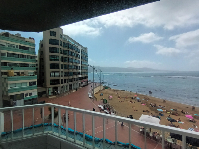 Others 4, House and Beach 2 Jump Into the Sand, Las Palmas