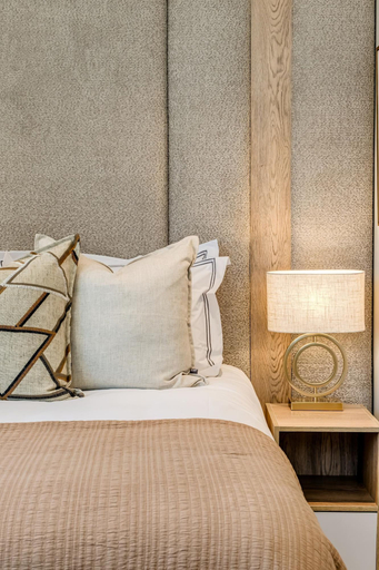 Room 4, Cape Town 1BR Modern Apartment City Suite 902, City of Cape Town