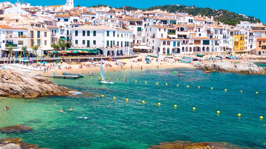 Room 3, Costa Brava E-6 in Lloret de Mar, Girona
