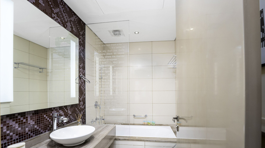Bathroom, Glamorous 2BR in Damac Paramount Tower, Dubai
