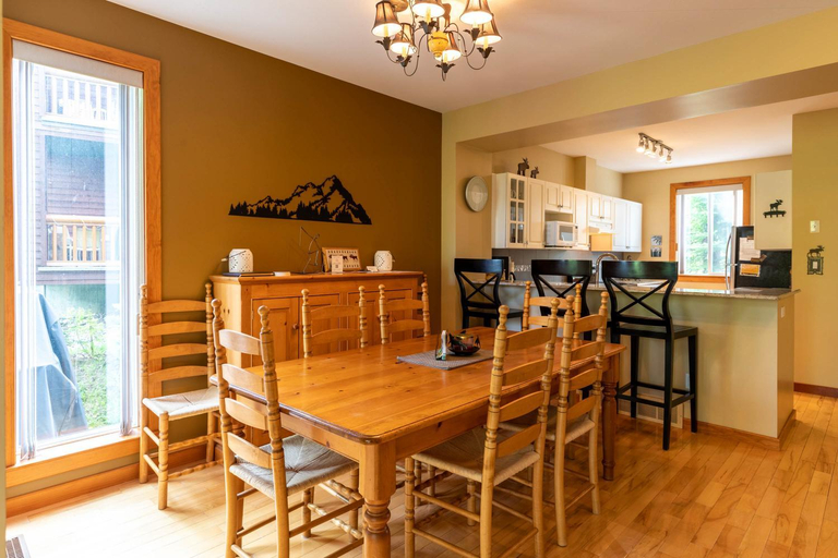 Food & Drinks, Polar Peak by Fernie Central Reservations, East Kootenay