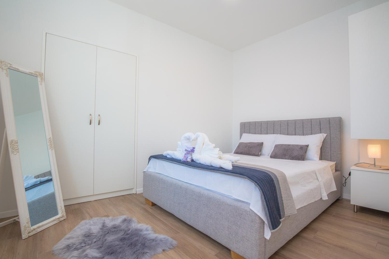 Bedroom 2, Apartments Capocesto, Primošten