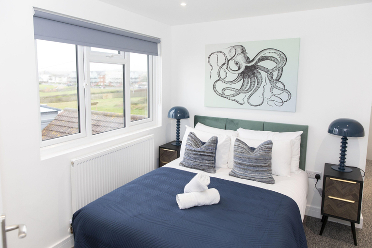 Room 2, Ocean Side With Free Parking By My Getaways, East Sussex