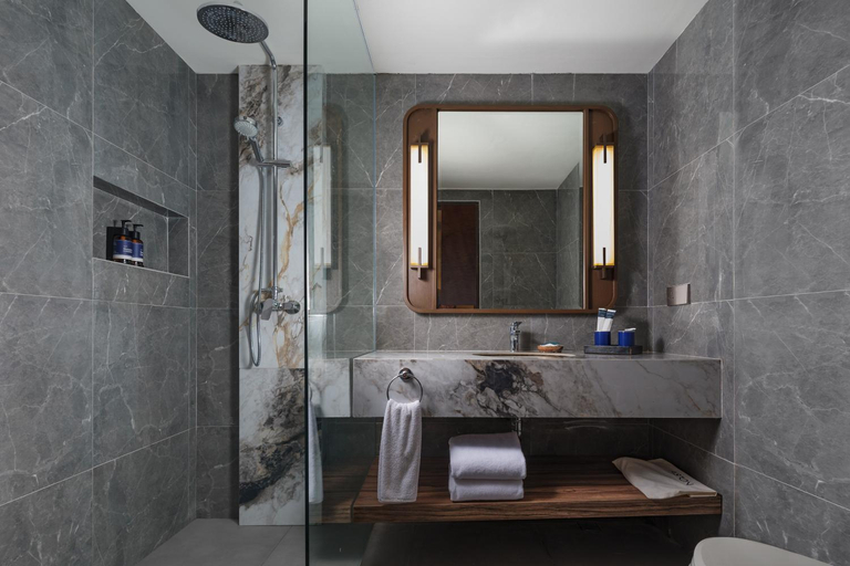 Bathroom 14