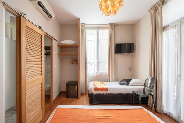 Bedroom 2, Hôtel Cecil, Alpes-Maritimes
