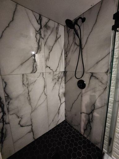 Bathroom 3, King beds Hot Tub Arcade Luxury Showers, Forsyth