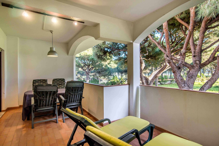 Room 2, Casa Falesia T2 - 5 min From the Beach - Wifi, Albufeira