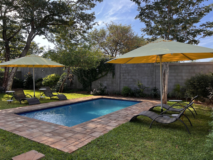 Room 2, Victoria Falls Estate Villa - 2274, Hwange