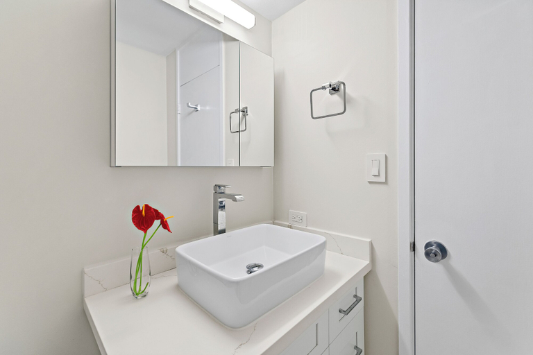 Bathroom 3, Ocean View 1BR at Ilikai Marina, Honolulu