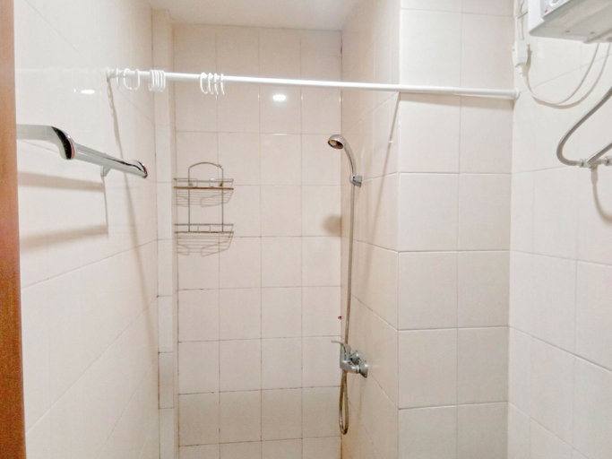 Bathroom 3, The Urban 2BR at Vida View Makassar Apartment, Makassar