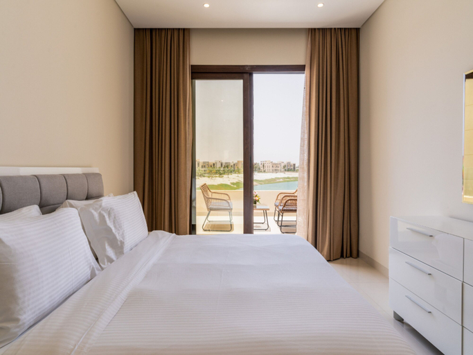 Room 2, Elegant Lagoon View With Balcony, Taqah