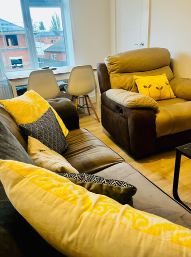 Living area 5, 2 Bed Flat - Sleeps 8 - Pets - Garden - Parking, Derbyshire
