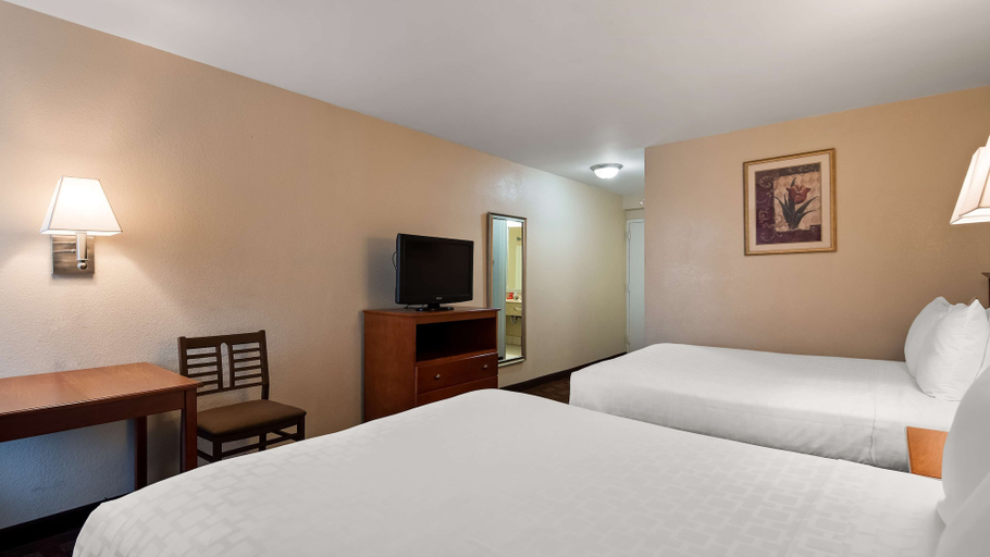 Bedroom 3, SureStay Hotel by Best Western East Brunswick, Middlesex