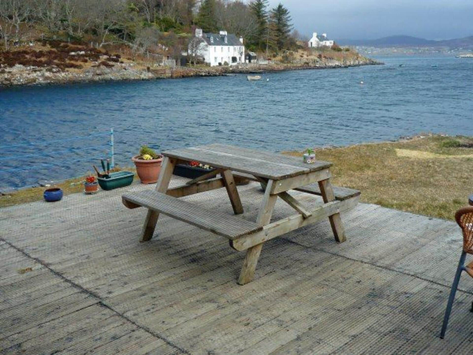 Outdoor dining, As Shown On Tv Island Hideaway, Highland