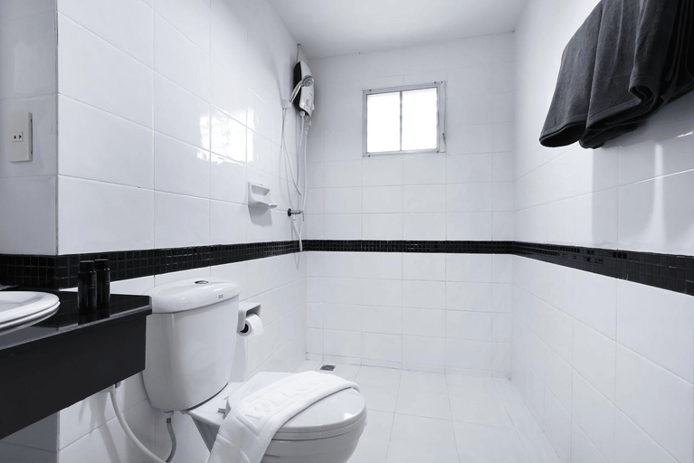Bathroom 17