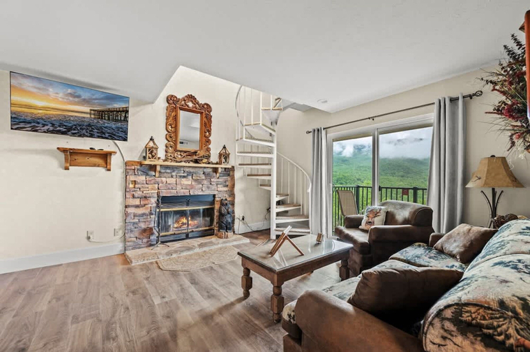 Interior, Mountain Views Sleeps 6 Heated Pool Hot Tub, Sevier