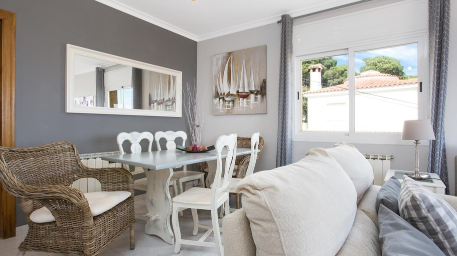 Room 3, Crisantemo in Lloret de Mar, Girona