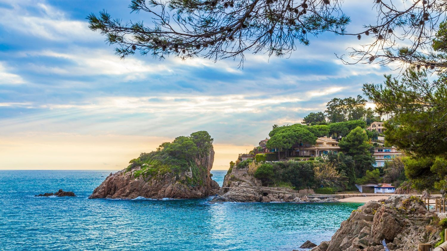 Room 4, Open Pals - T in Sa Riera, Girona