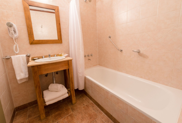 Bathroom 4, Rincon del Calafate, Lago Argentino