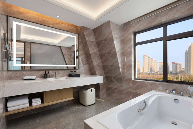 Bathroom 5, Ramada by Wyndham Zhumadian West Station, Zhumadian