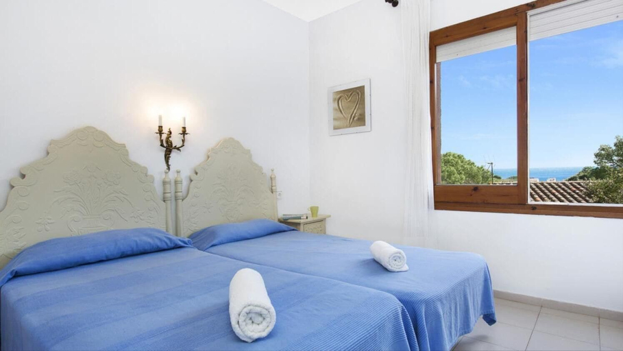 Room 3, Carena 1 in Llafranc, Girona