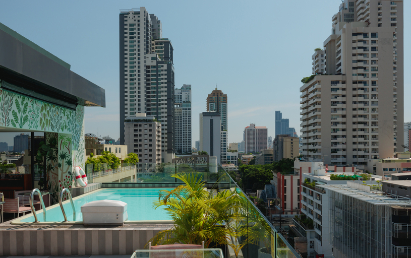 Exterior & Views 18
