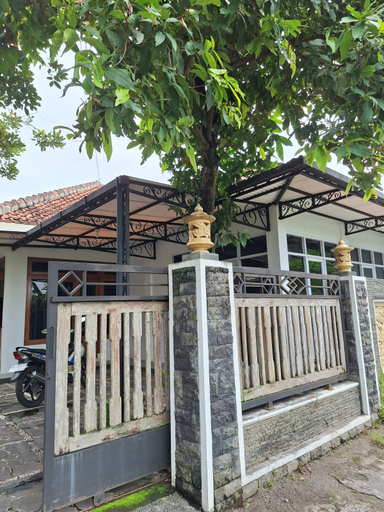 Nuri Rose Homestay, Bantul