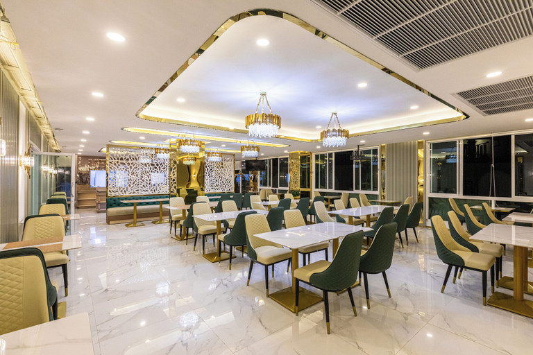 Food & Drinks 5, Airbus Hotel At Phawana Station, Huai Kwang