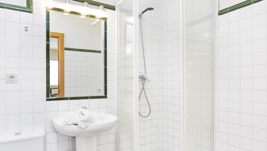 Room 3, Mas Pinell 44 in Vidreres, Girona