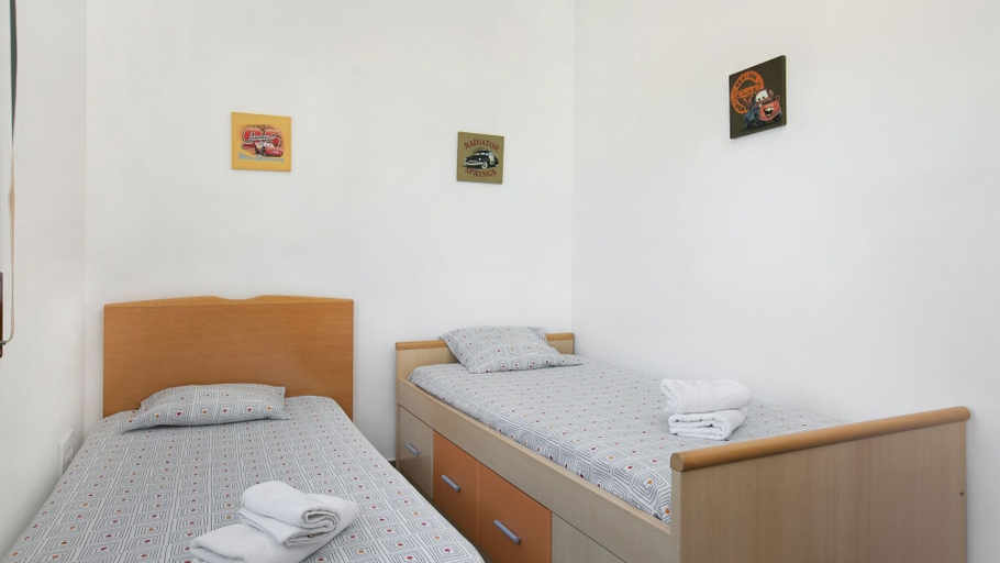 Room 3, Camelia in Llafranc With 4 Bedrooms and 3 Bathrooms, Girona