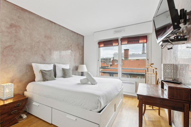 Bedroom 2, APPARTEMENT VUE TOUR EIFFEL, Paris