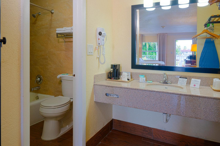 Bathroom 4, Fairway Inn Florida City, Miami-Dade