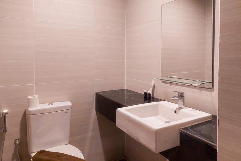 Bathroom 2, Simply Studio (No Kitchen) Apartment at 16th Floor West Vista, West Jakarta