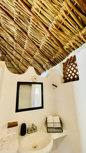 Others 5, Eco-Cabanas YA'AX BEJO' Selva Maya, Lázaro Cárdenas